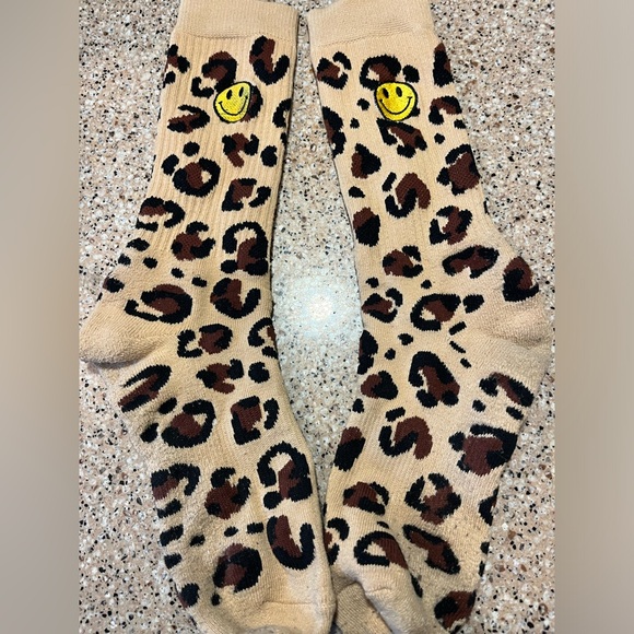 Smiley face leopard socks - Picture 1 of 2